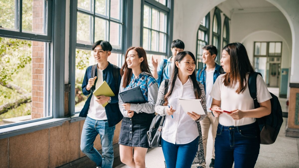 Học sinh UNO Education